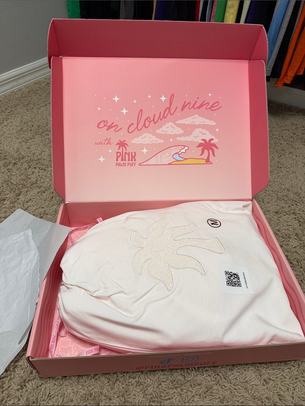 Lacy Hoodie in Angel Pink - Pink Palm Puff - Picture 10 of 11